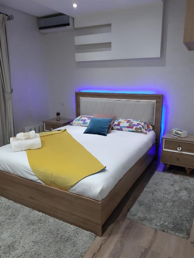Appartement Pour Familles En Residence Avec Piscine Et Wifi Marraquexe Exterior foto
